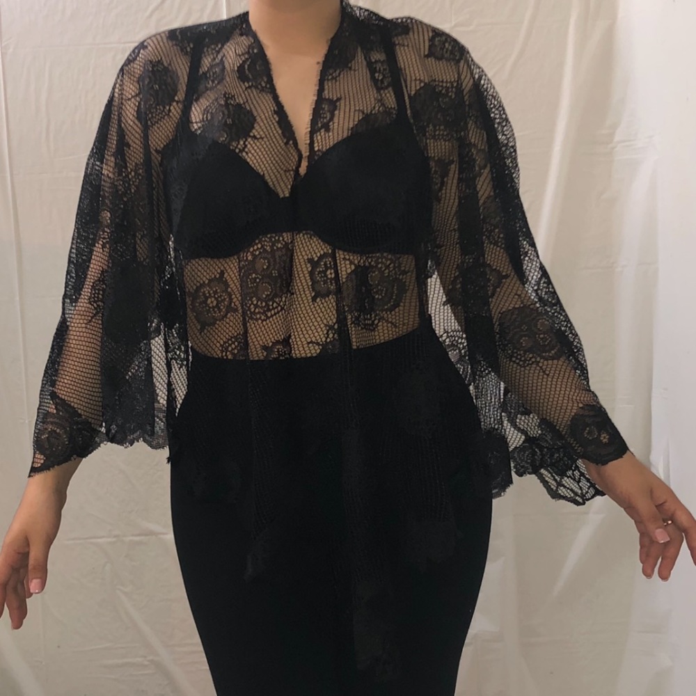 Lace Skull Shawl